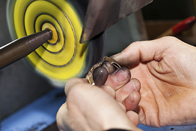 Jewelry Repair, Polishing a Chain