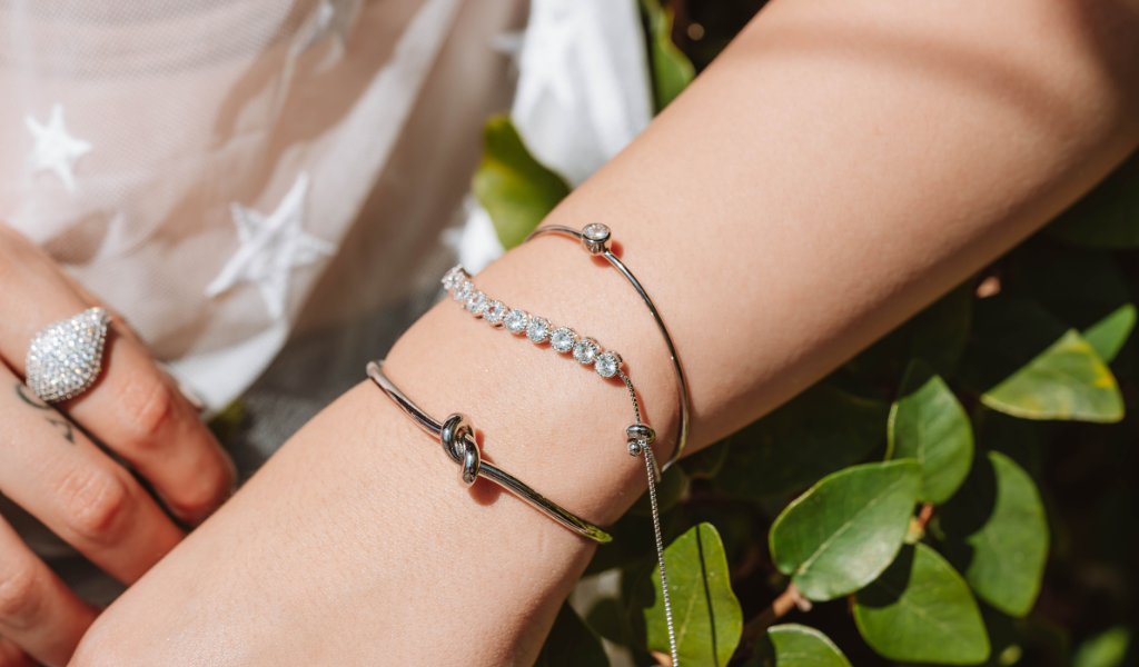 Roman Jewelers, Where Elegance Meets Fashion in  Every Bracelet