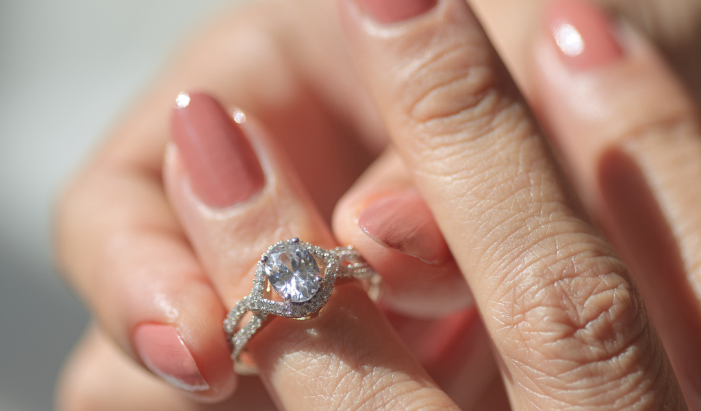 Considering how much to spend on a lab grown  diamond engagement ring?