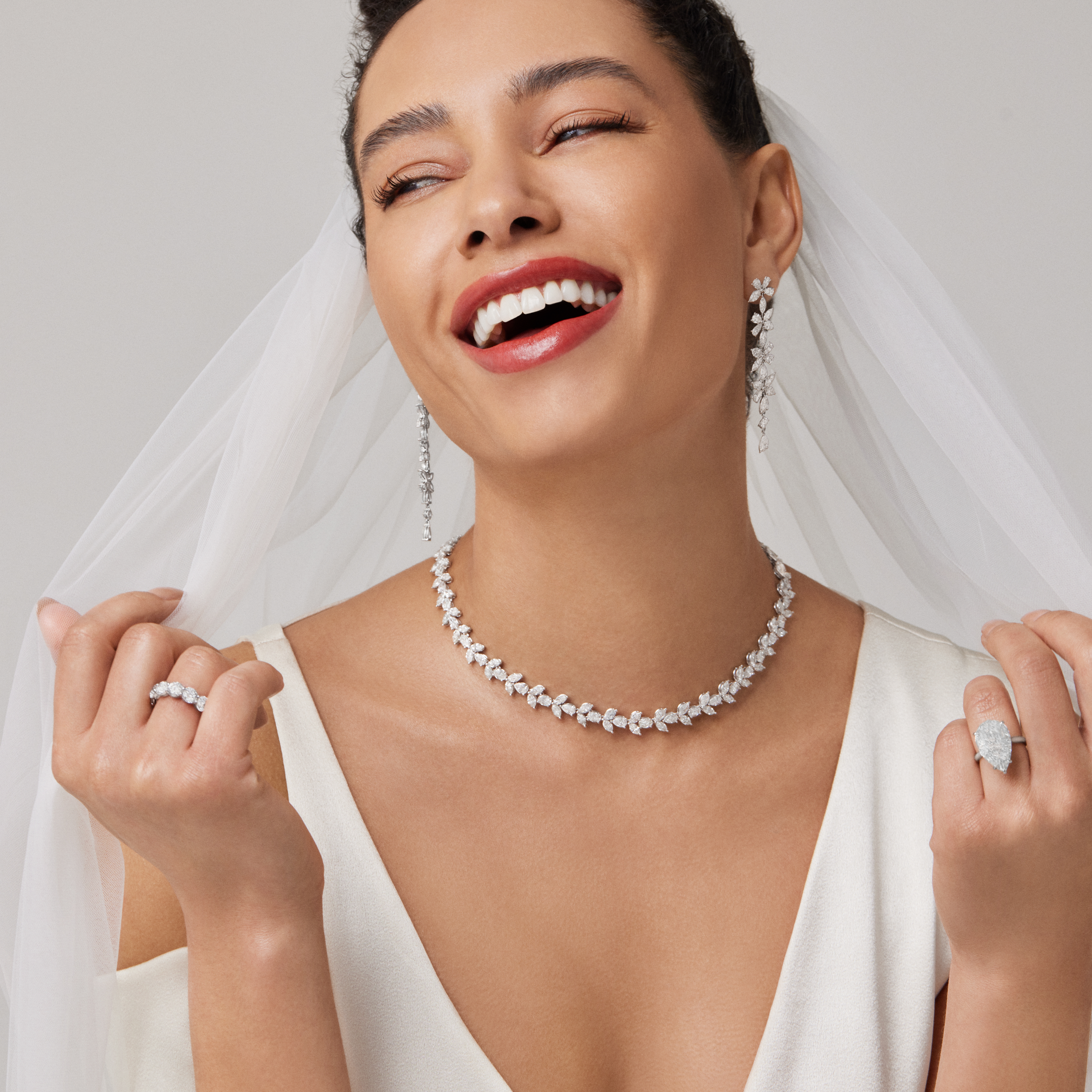 Best Diamond Drop Earrings for Wedding Season 2025