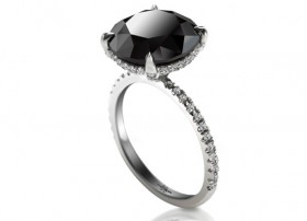 Carrie Bradshaw's Black Diamond from SATC2