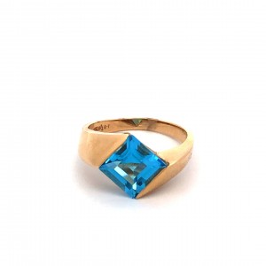 Estate 14K Yellow Gold Blue Topaz Ring
