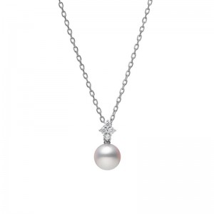 Mikimoto 18K White Gold Pendant with 1 Round Akoya Pearl A+ 7.5mm with 1 Round Brilliant Cut Diamond 0.08 Cts F-G VS