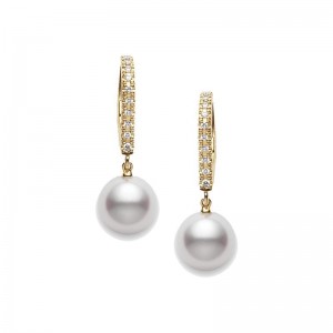 Mikimoto 18K Yellow Gold Earrings with 2 Round Akoya Cultured Pearls A 7.5mm & 20 Round Diamonds 0.08 Tcw F-G VS
