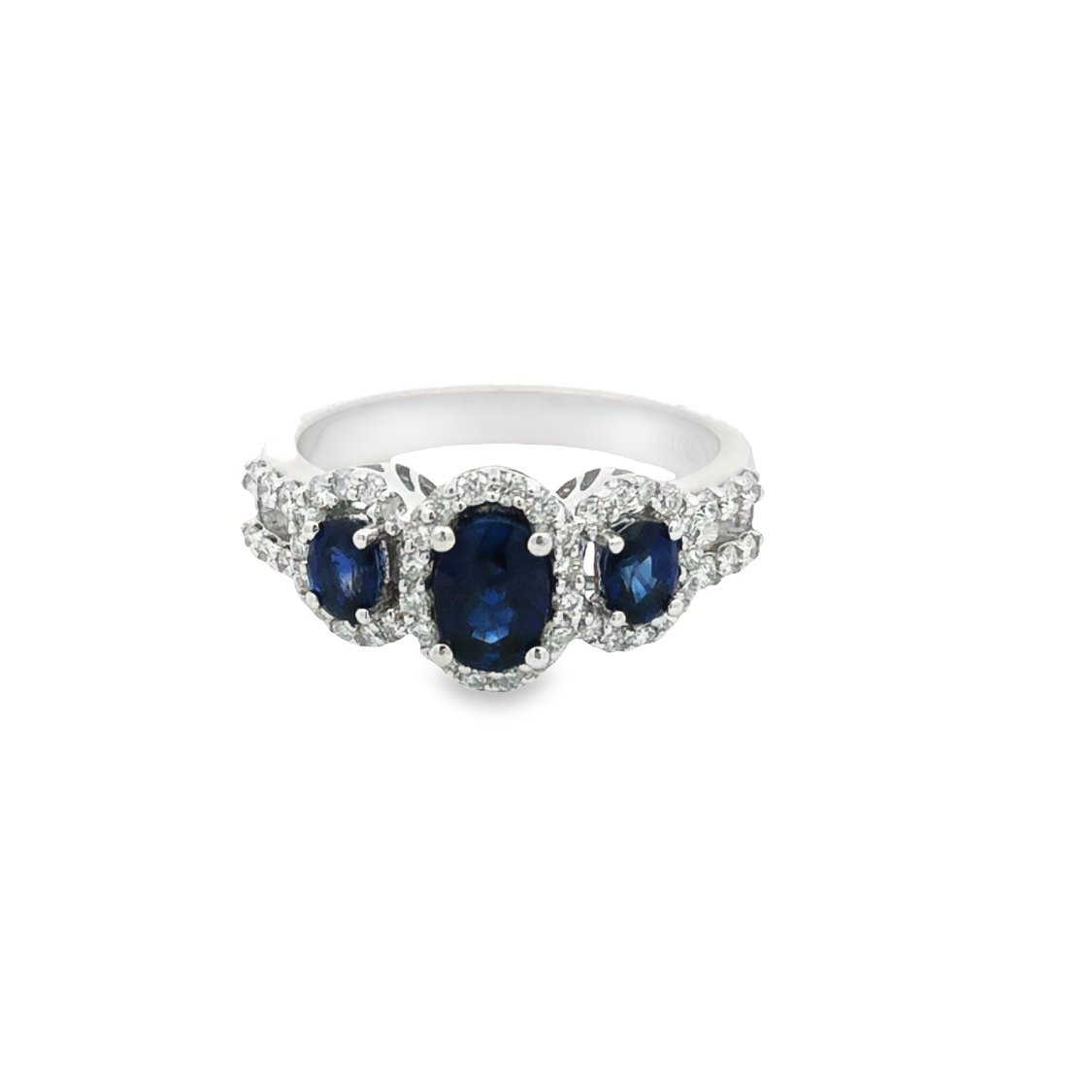 18K White Gold Sapphire and Diamond Ring